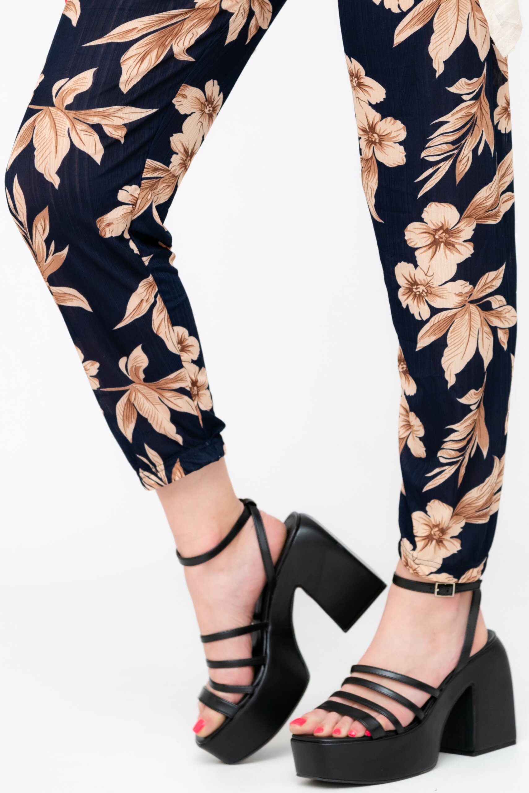 Steve-Madden-Cline-Chunky-Platform-Strappy-Sandals-scaled-1.jpg
